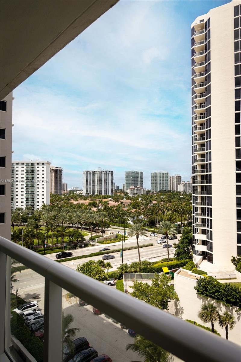 THE AVENTURA BEACH CLUB C - Residential