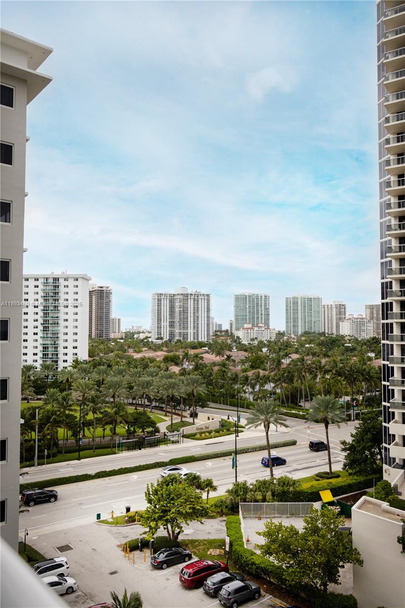 THE AVENTURA BEACH CLUB C - Residential