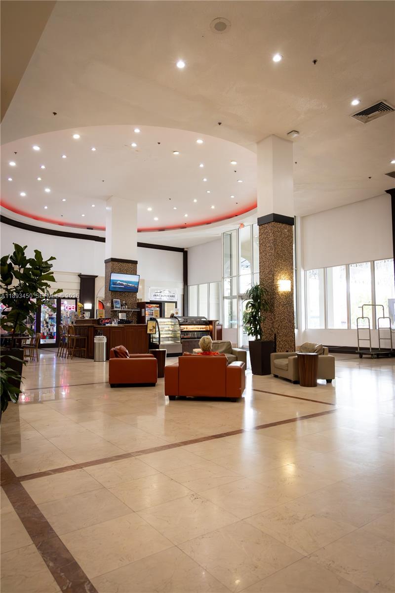 THE AVENTURA BEACH CLUB C - Residential