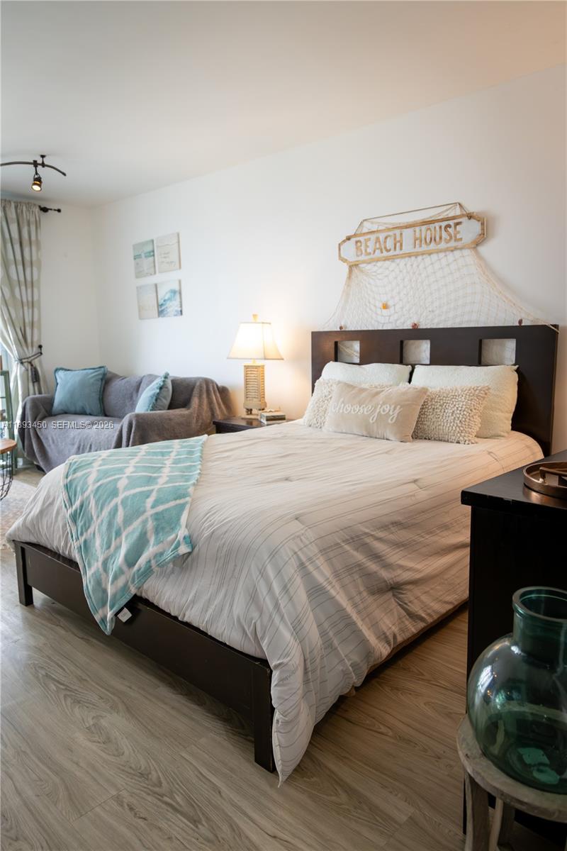 THE AVENTURA BEACH CLUB C - Residential