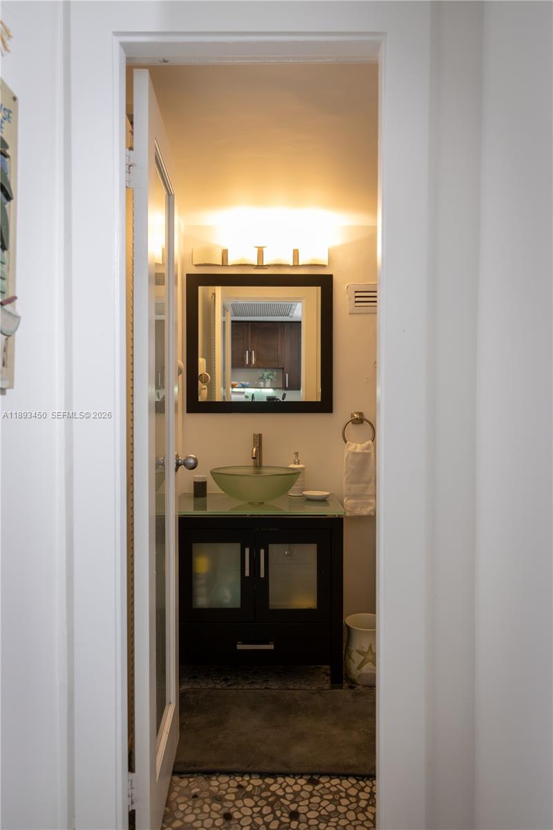 THE AVENTURA BEACH CLUB C - Residential