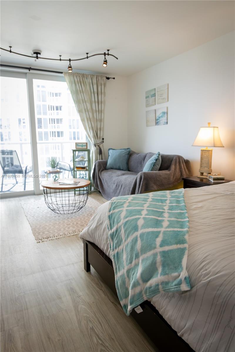 THE AVENTURA BEACH CLUB C - Residential