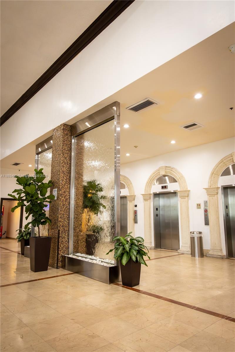 THE AVENTURA BEACH CLUB C - Residential