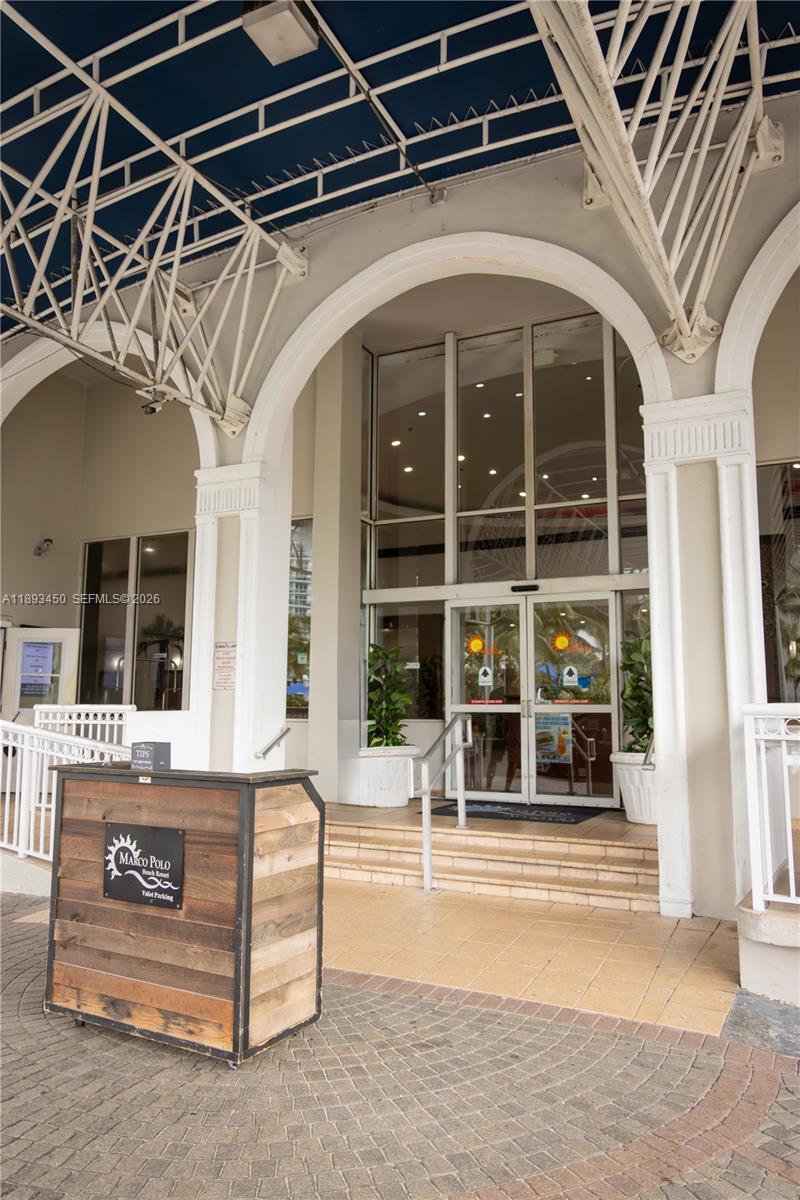 THE AVENTURA BEACH CLUB C - Residential