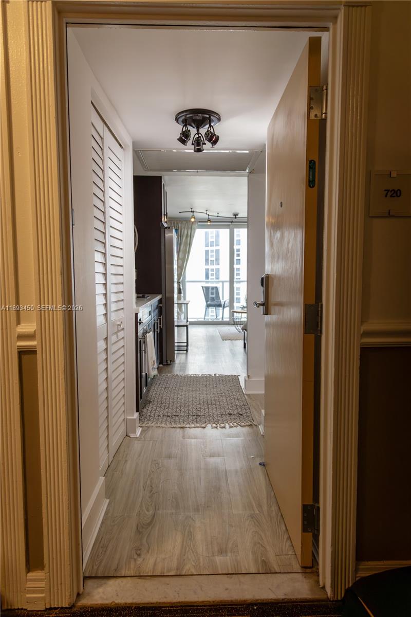 THE AVENTURA BEACH CLUB C - Residential