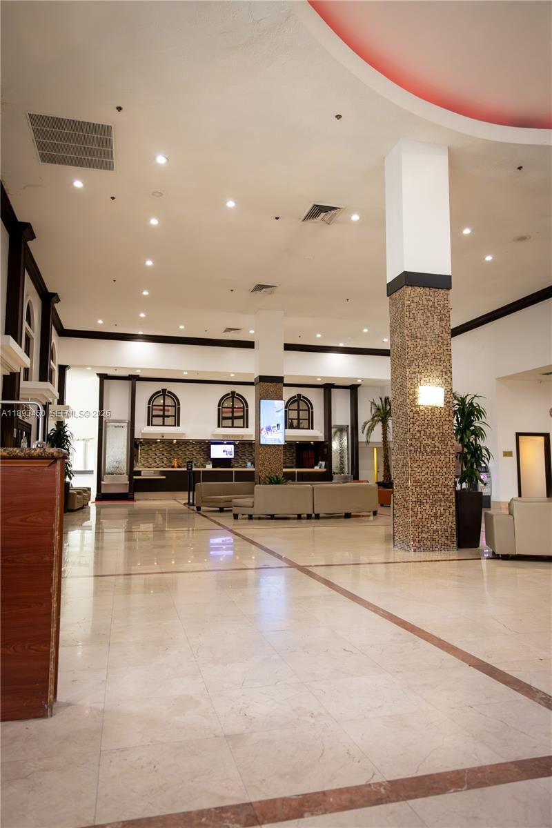 THE AVENTURA BEACH CLUB C - Residential