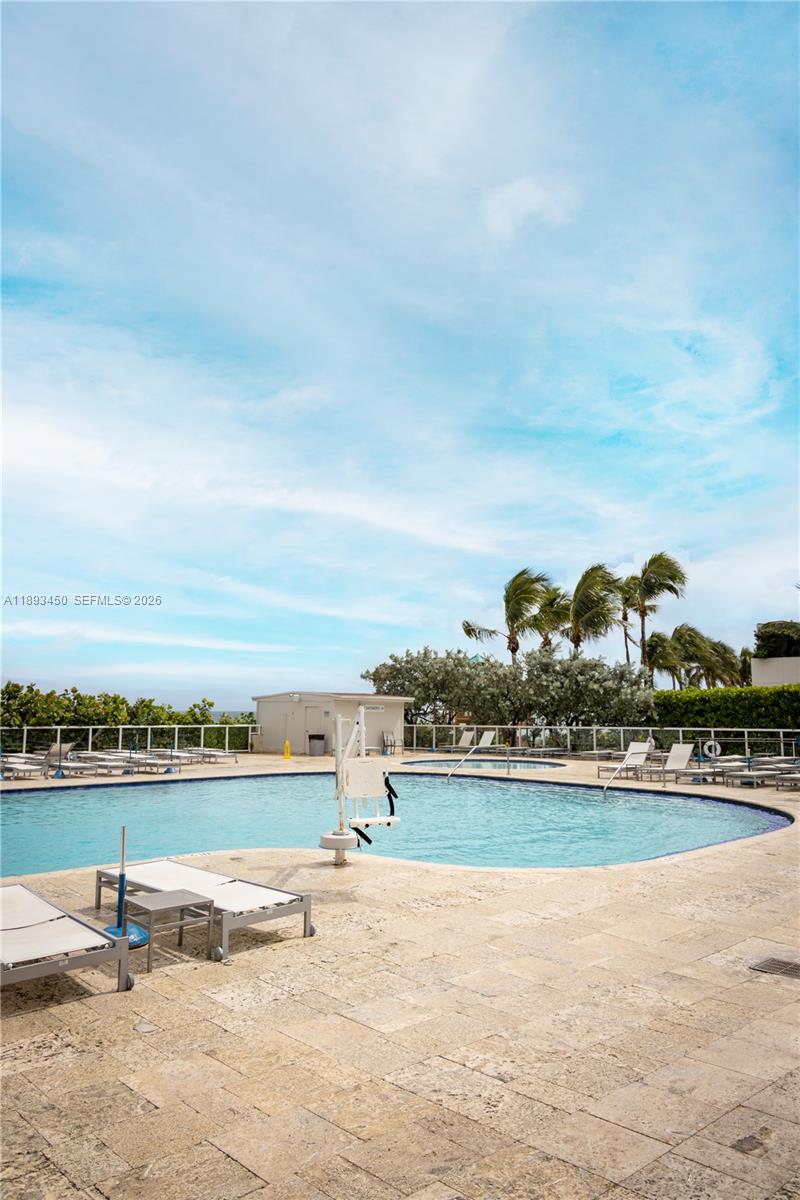 THE AVENTURA BEACH CLUB C - Residential