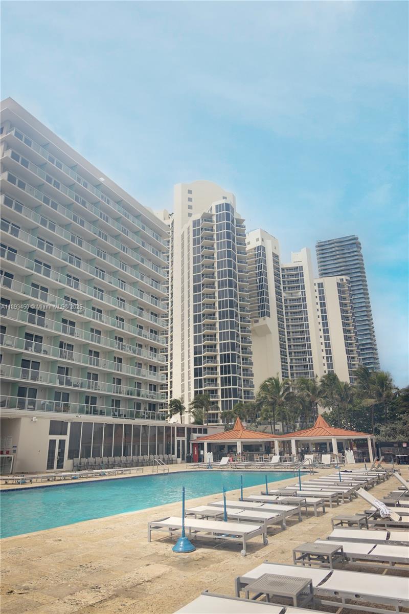 THE AVENTURA BEACH CLUB C - Residential