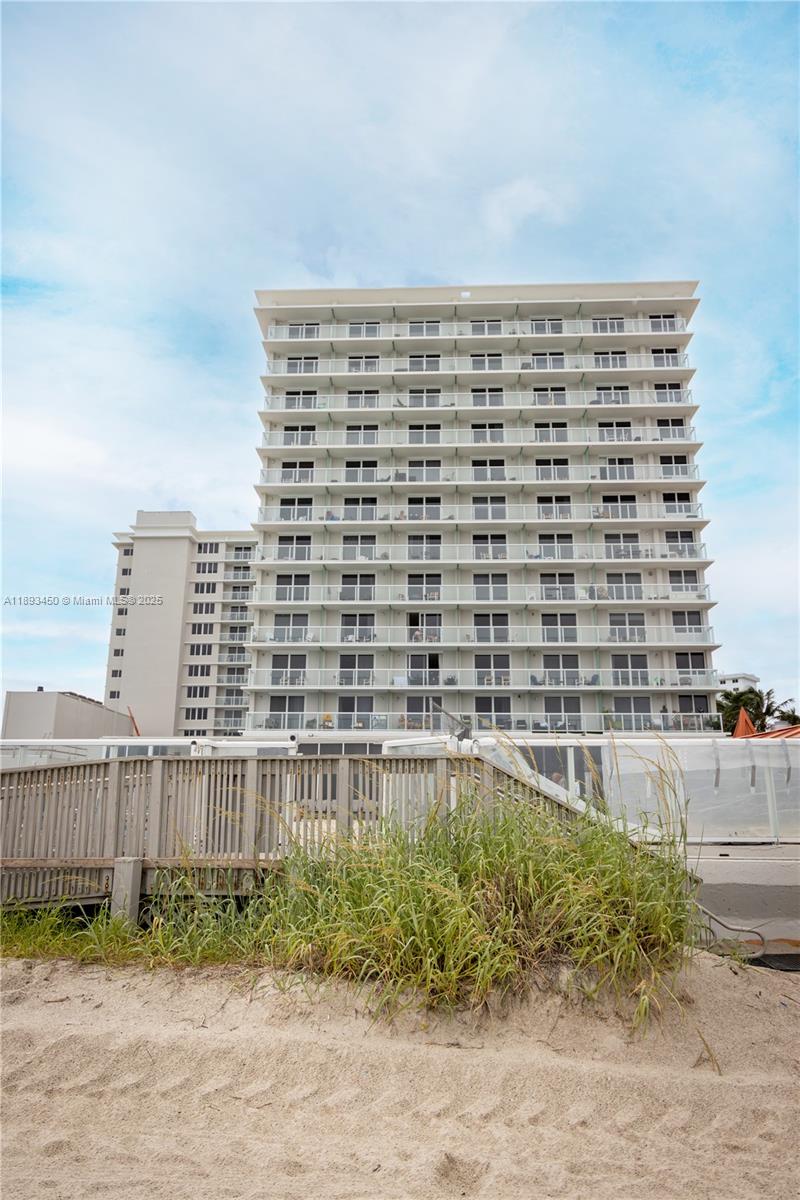 THE AVENTURA BEACH CLUB C - Residential