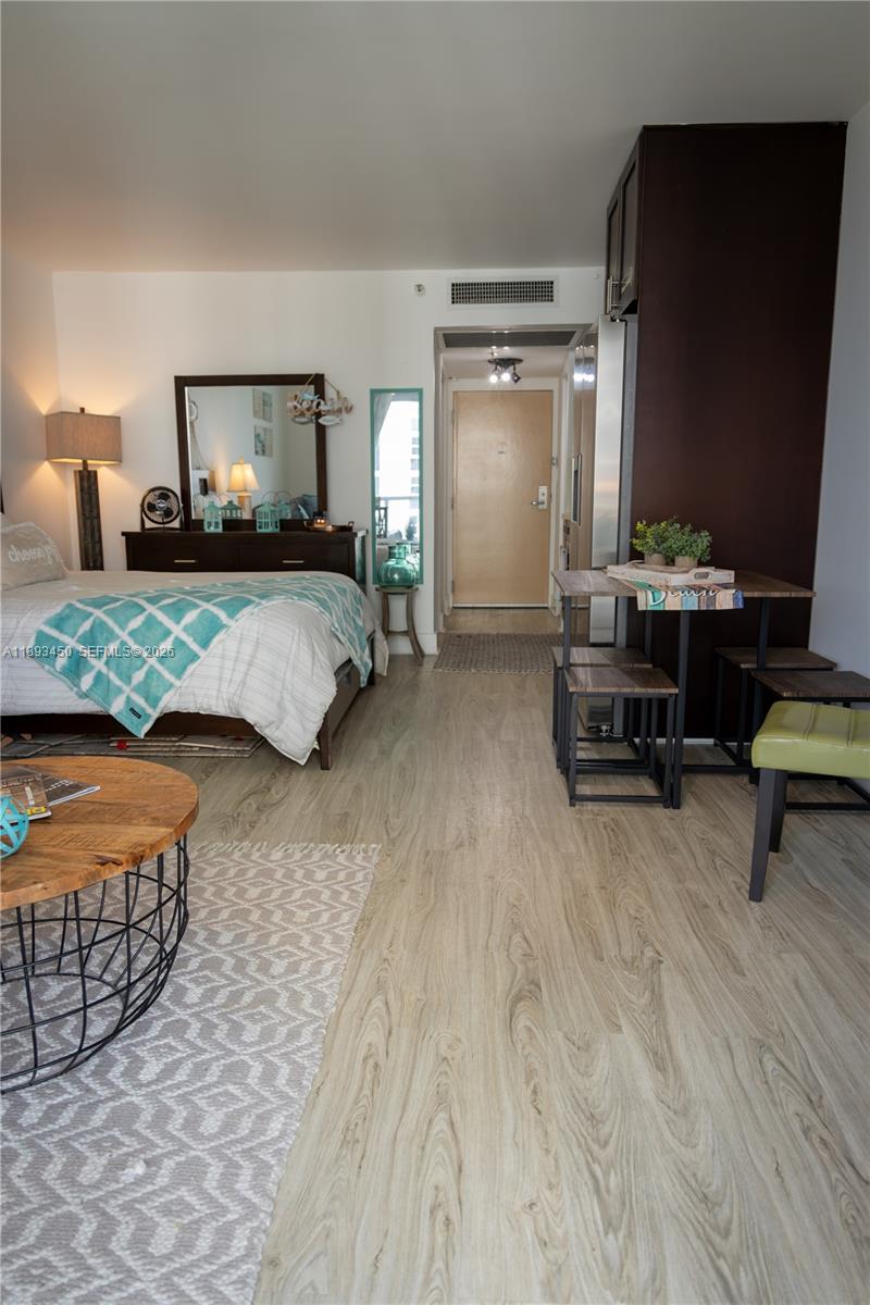 THE AVENTURA BEACH CLUB C - Residential