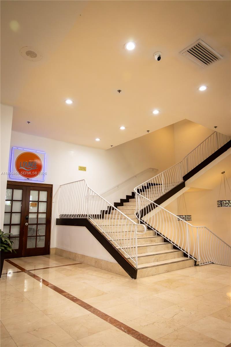 THE AVENTURA BEACH CLUB C - Residential