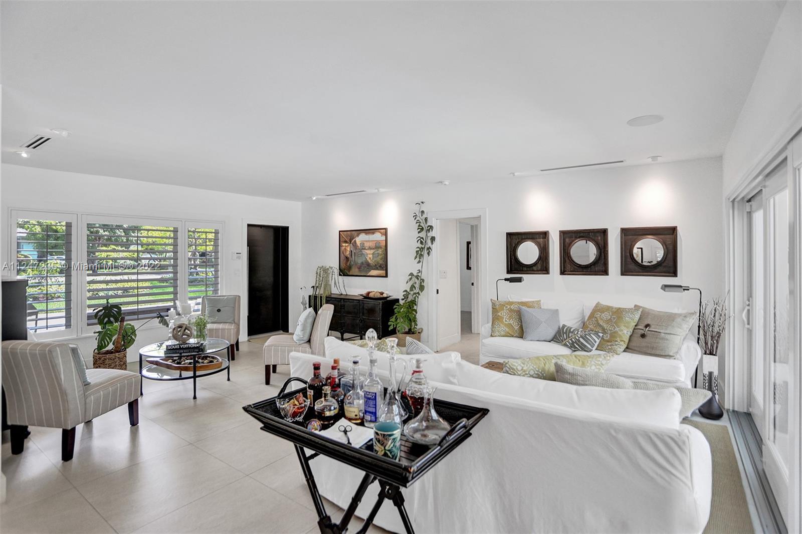 COLLINS HEIGHTS - Residential