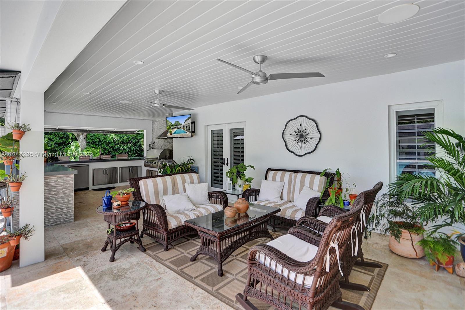 COLLINS HEIGHTS - Residential