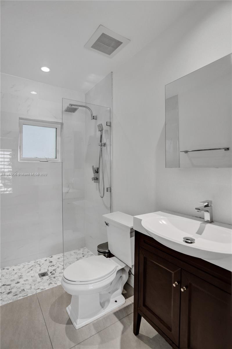 COLLINS HEIGHTS - Residential