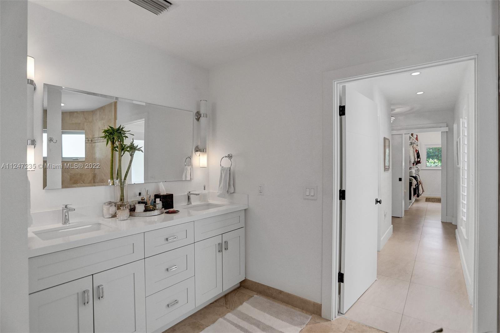 COLLINS HEIGHTS - Residential