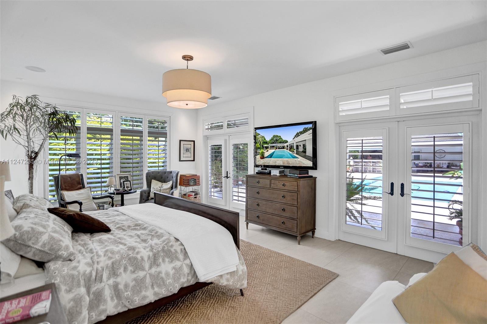 COLLINS HEIGHTS - Residential