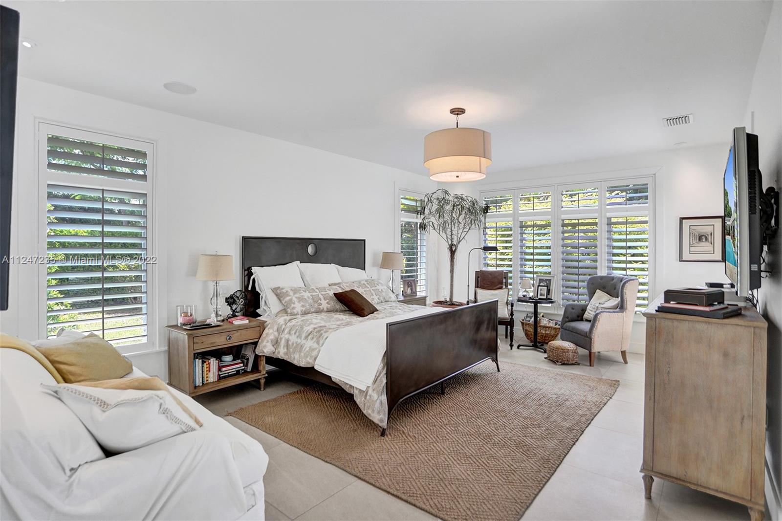 COLLINS HEIGHTS - Residential