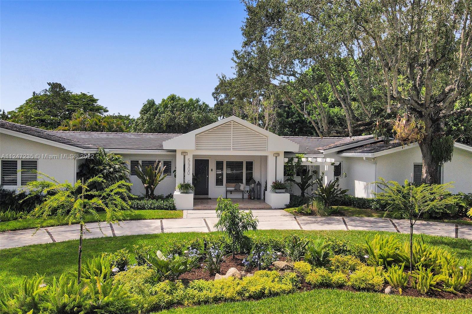 COLLINS HEIGHTS - Residential