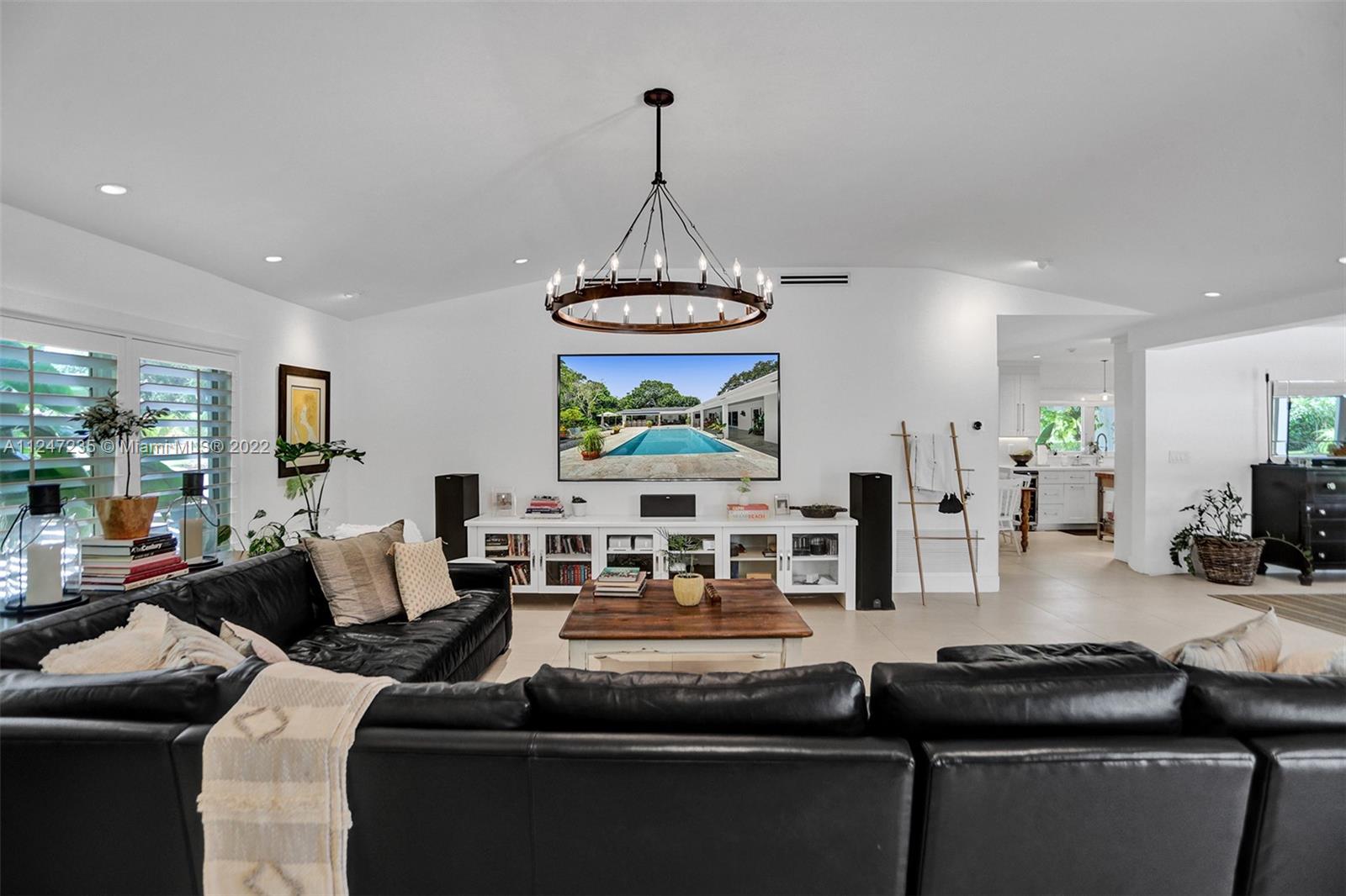COLLINS HEIGHTS - Residential