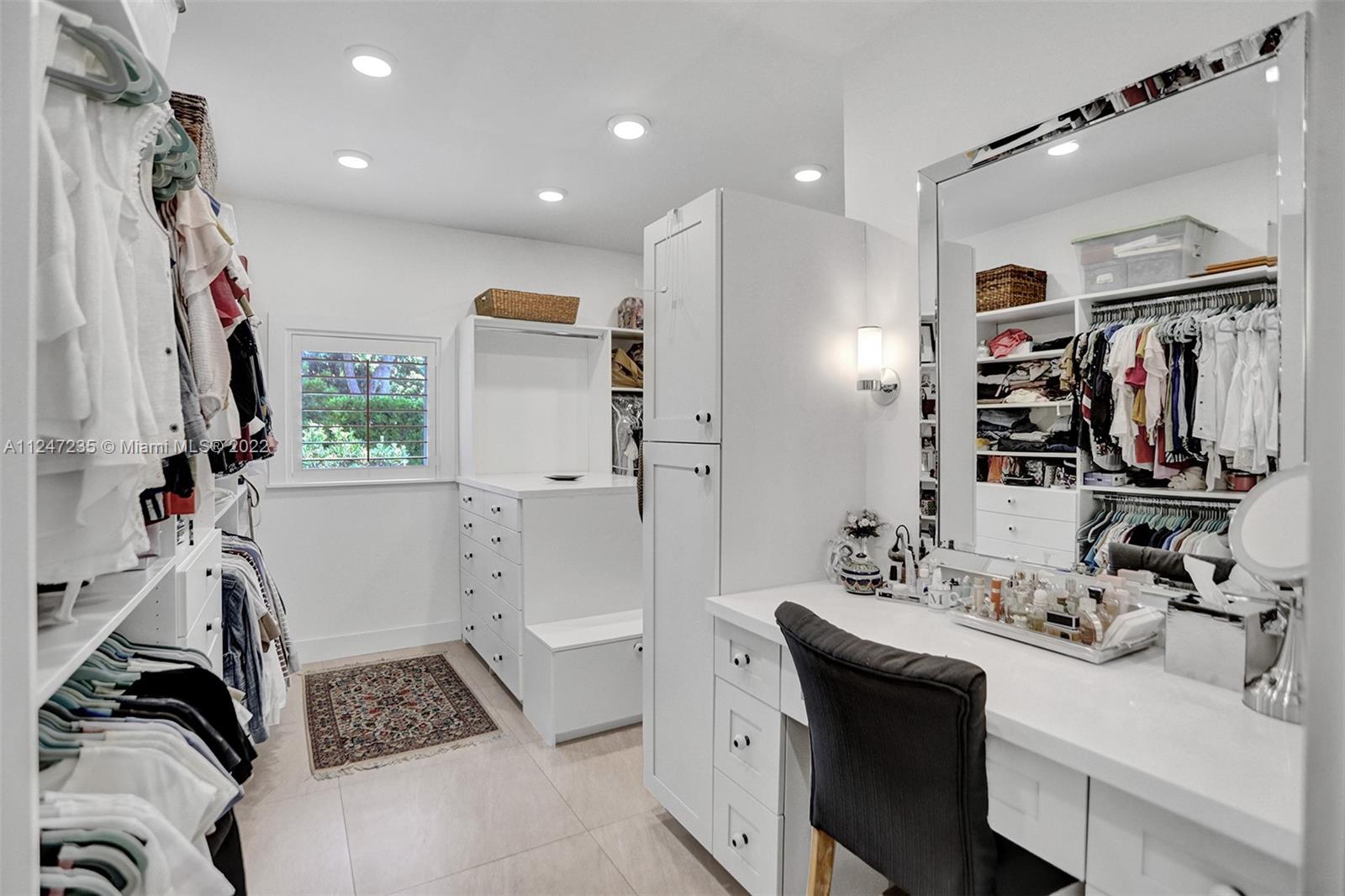 COLLINS HEIGHTS - Residential