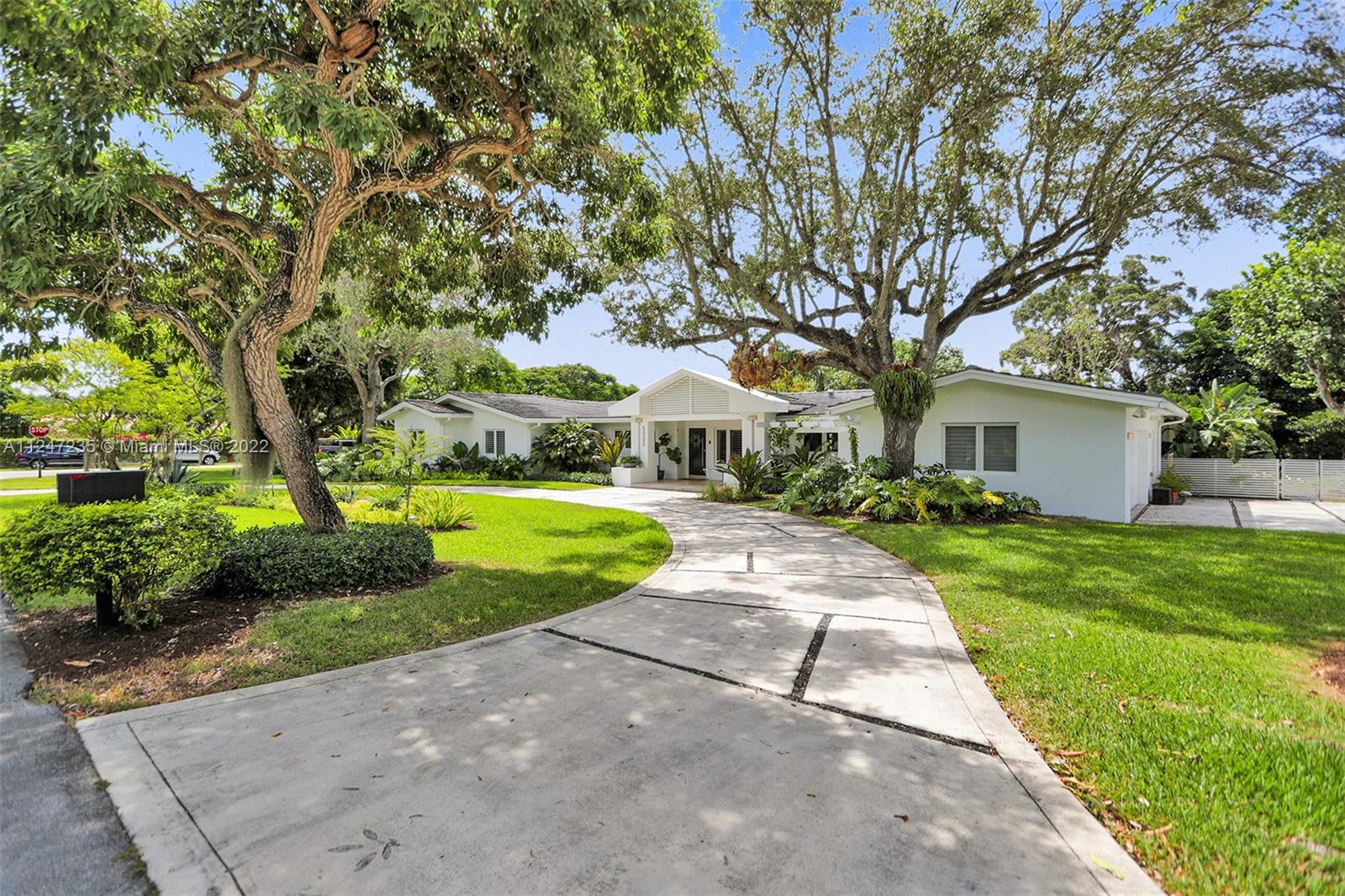 COLLINS HEIGHTS - Residential