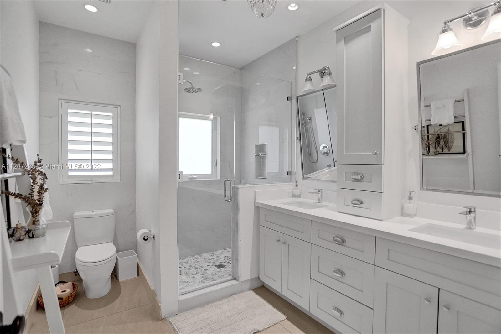 COLLINS HEIGHTS - Residential