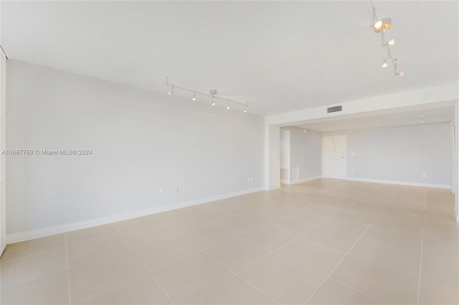 CAPE FLORIDA CLUB CONDO P - Residential