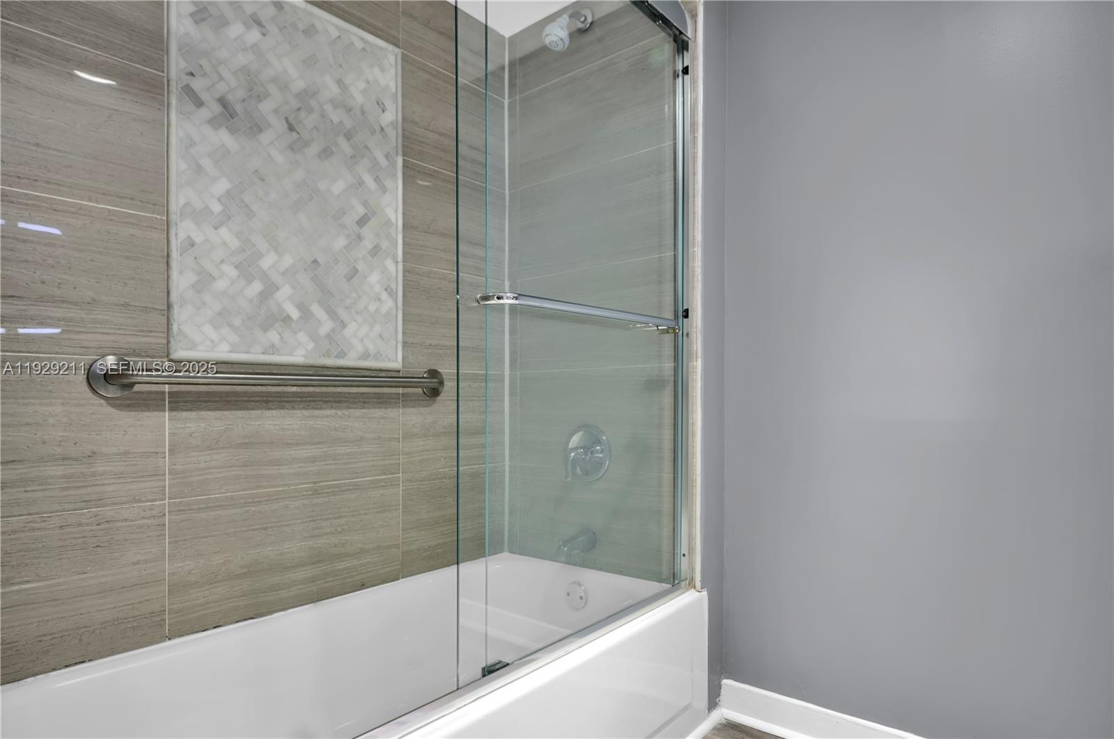 MIAMI BEACH IMPROVEMENT C - Residential Lease