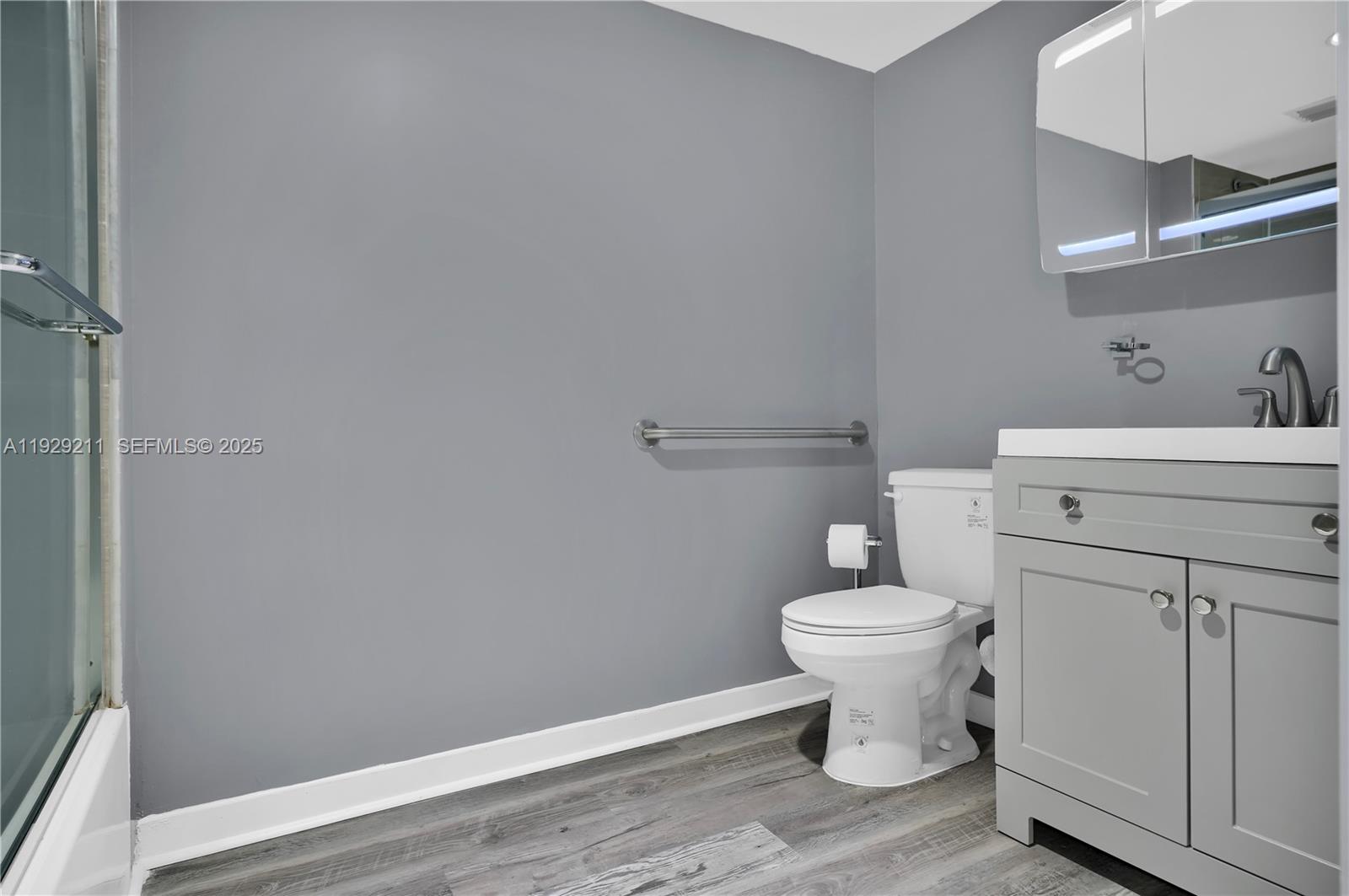 MIAMI BEACH IMPROVEMENT C - Residential Lease