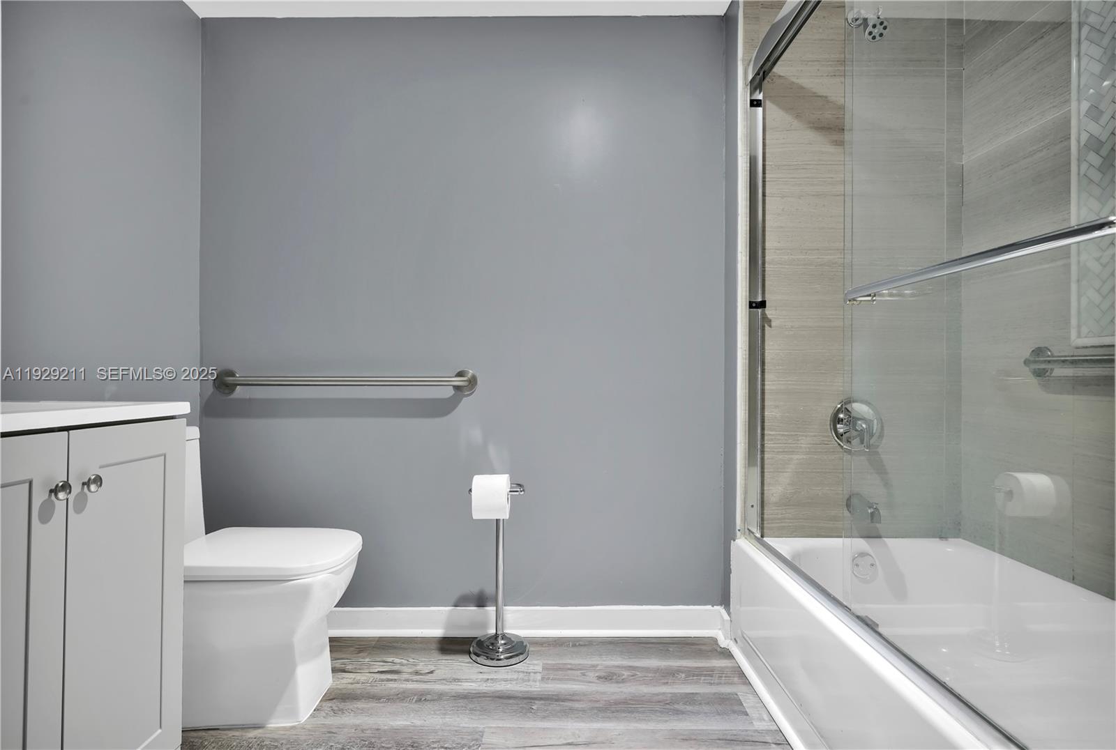 MIAMI BEACH IMPROVEMENT C - Residential Lease