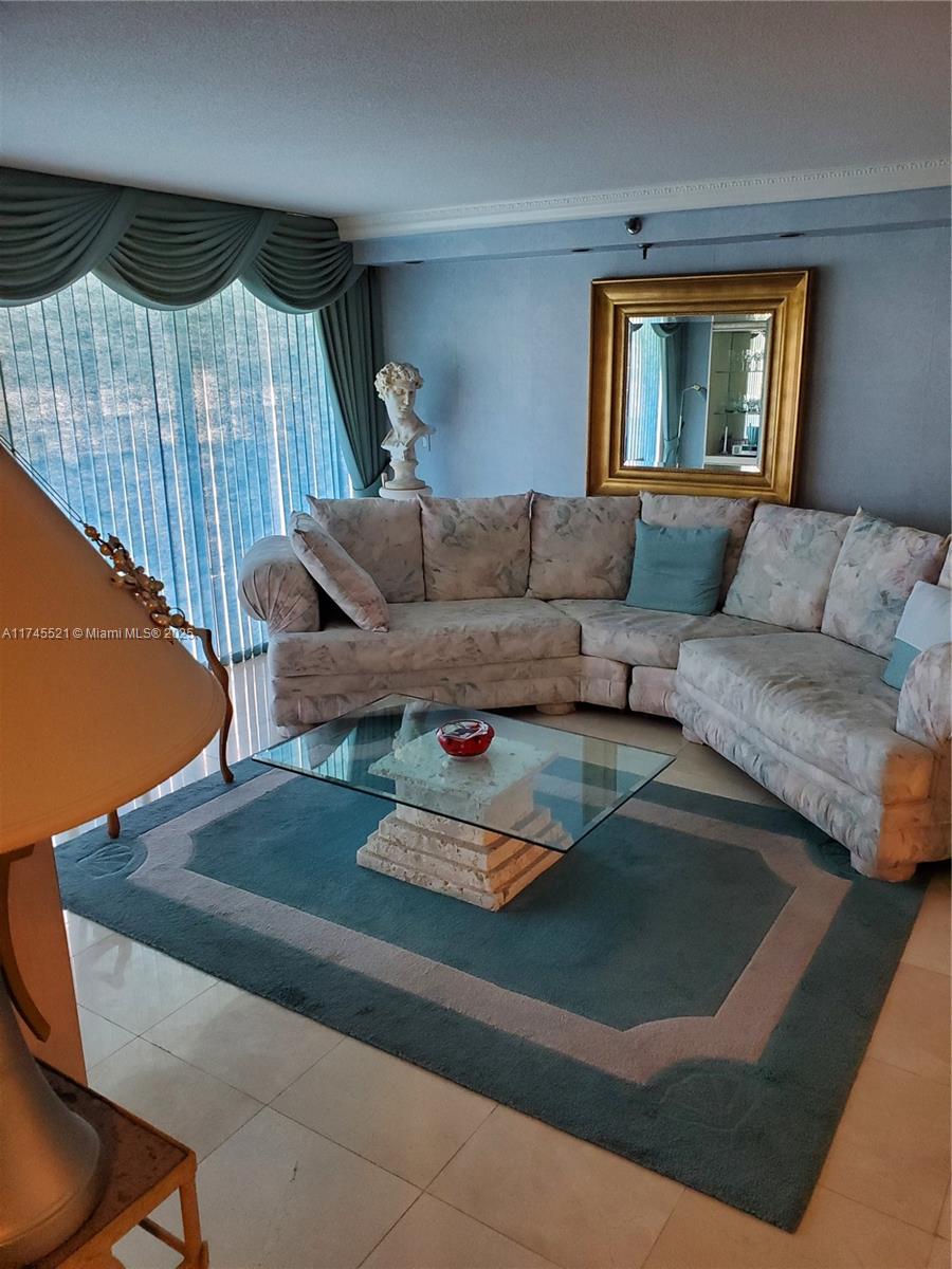 5757 Collins Ave 1902