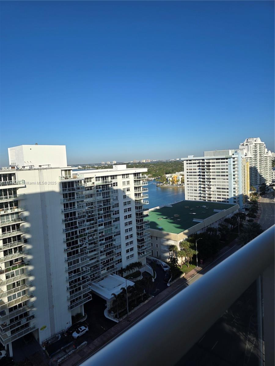 5757 Collins Ave 1902