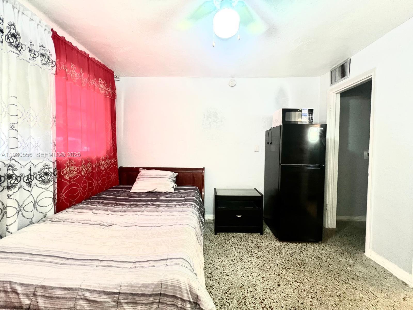 MIAMI GARDENS COMM SEC - Residential Lease