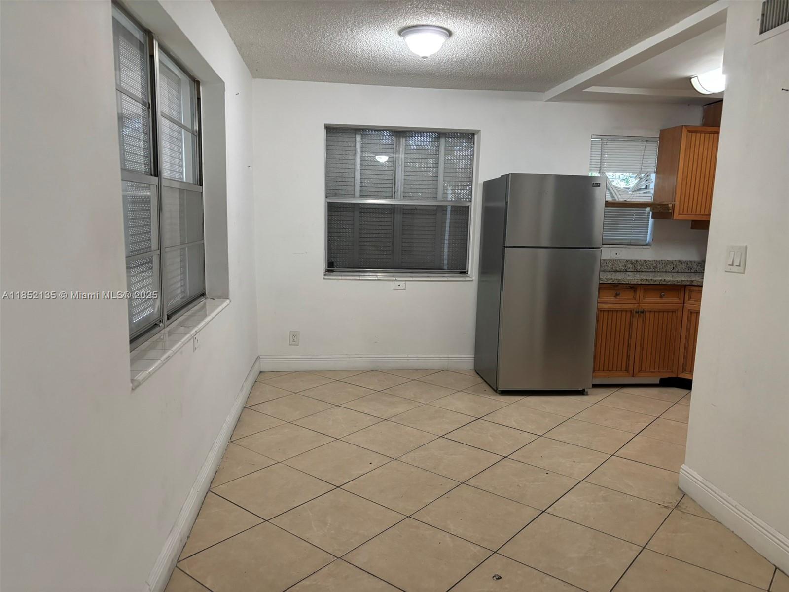 2415 Lincoln St 106