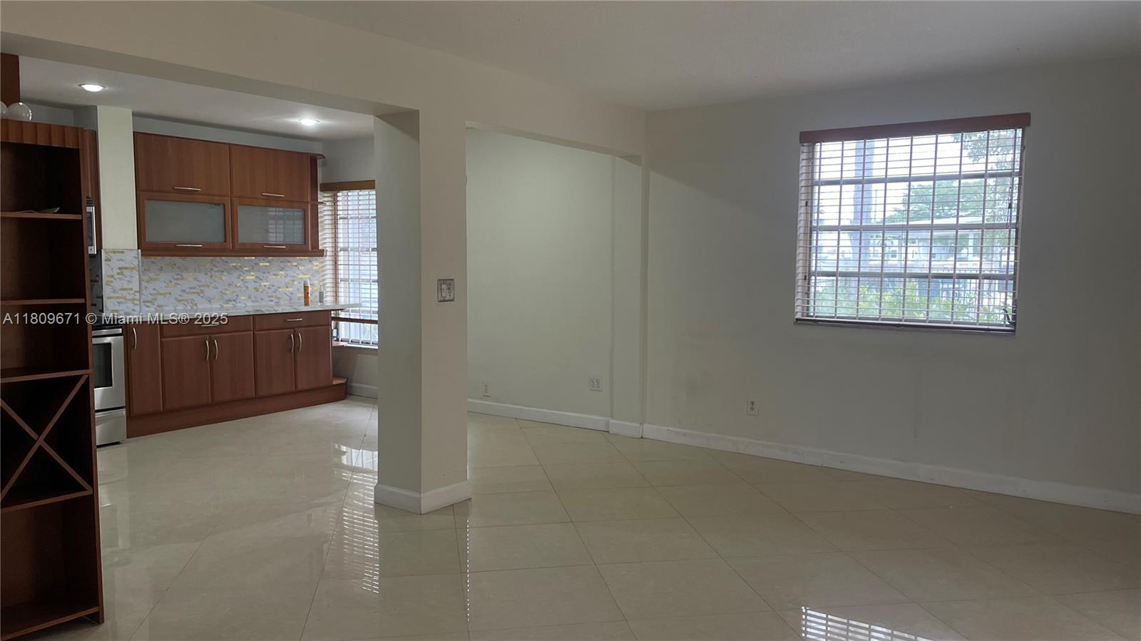 STRAND PLAZA CONDO - Residential