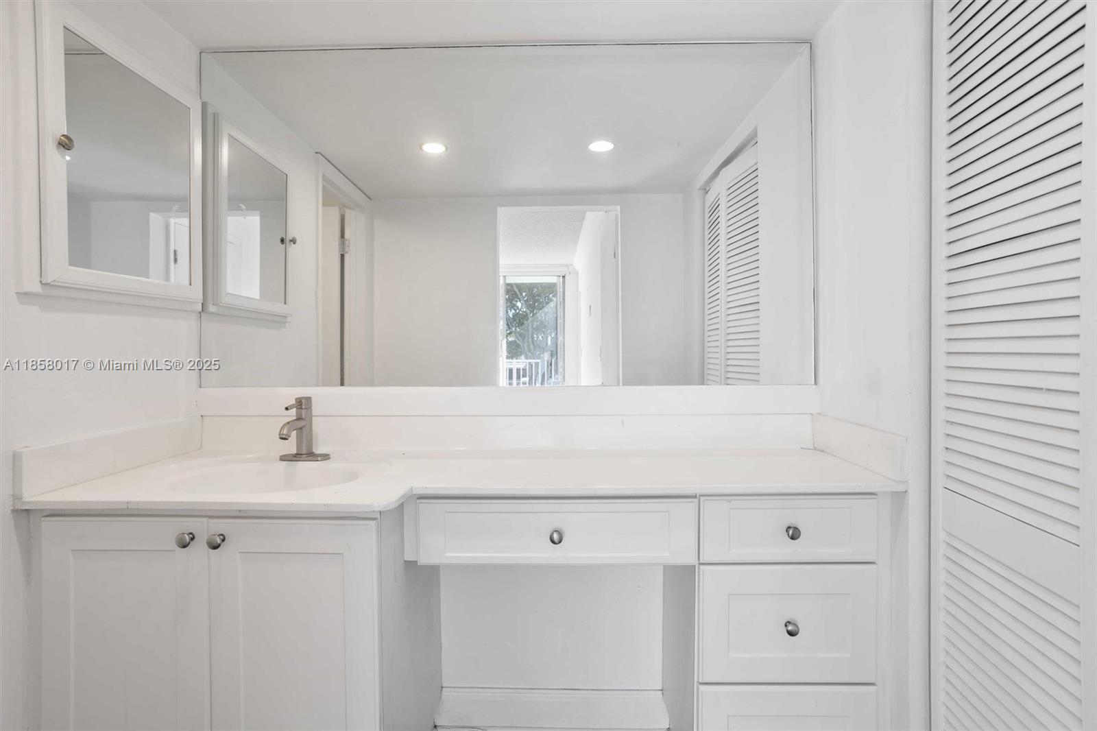 NORTH BAY VILLAS CONDO - Residential