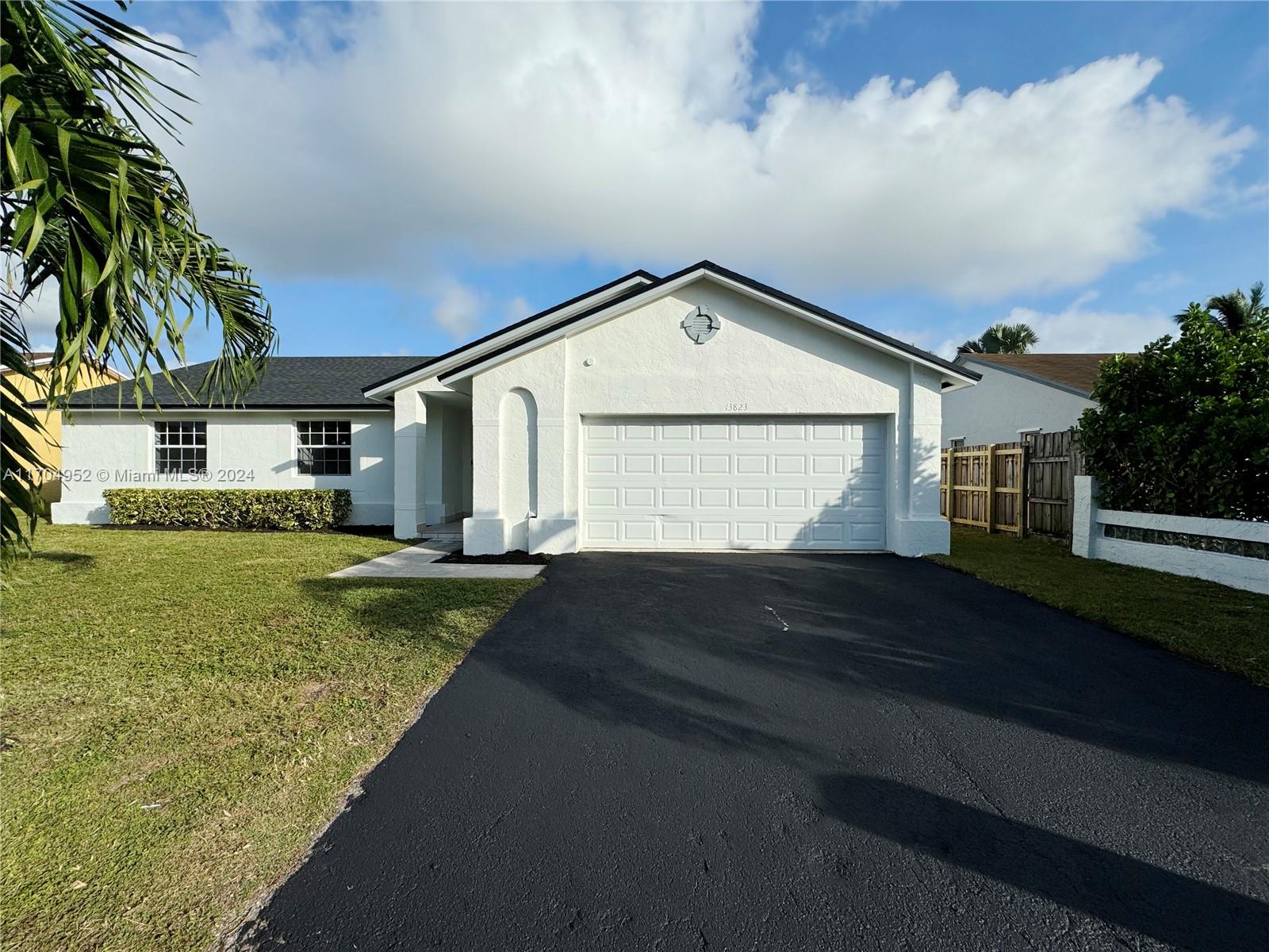 Property for Sale at 13823 Sw 285th St, Homestead, Miami-Dade County, Florida - Bedrooms: 4 
Bathrooms: 2  - $549,900