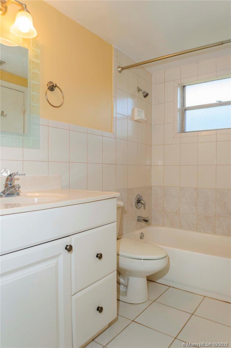 VILLAGE OF KINGS CREEK CO - Residential Lease