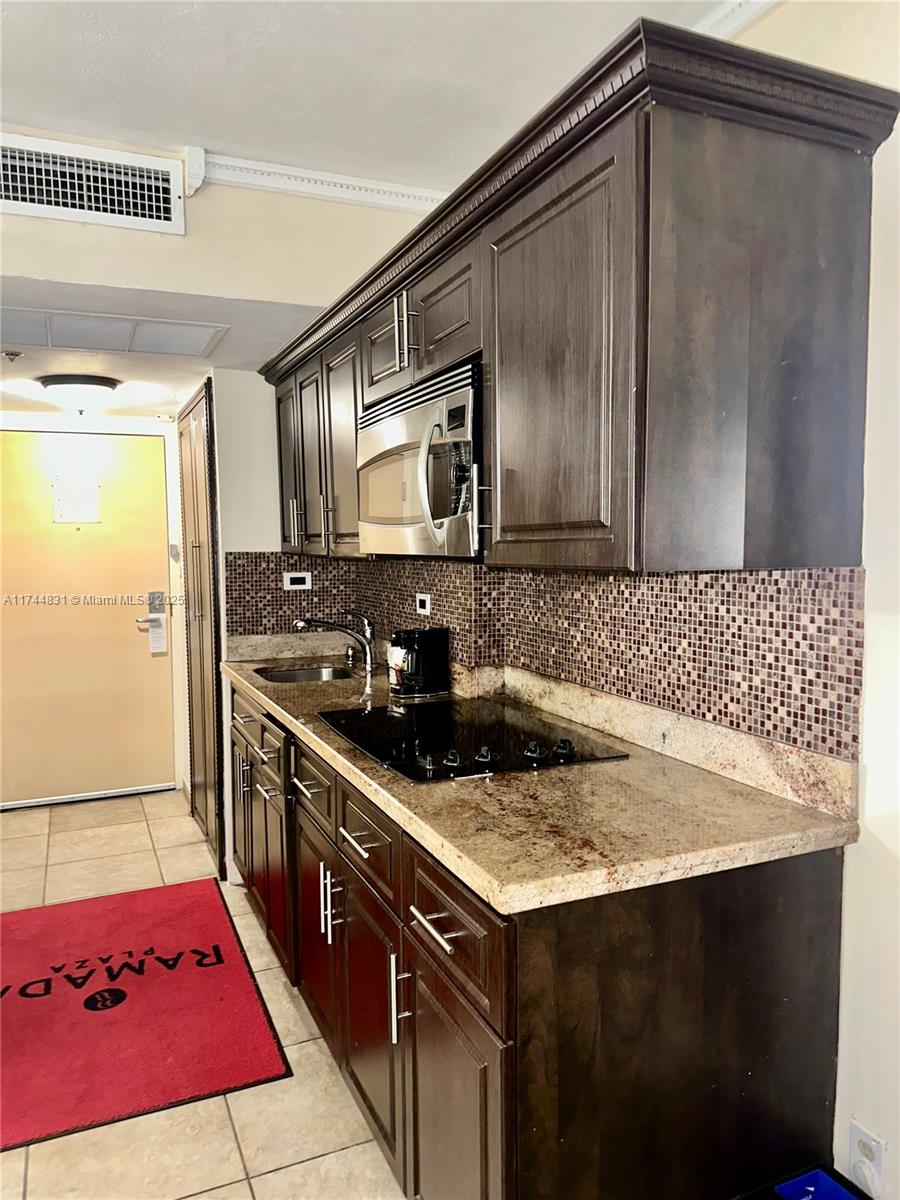 THE AVENTURA BEACH CLUB C - Residential