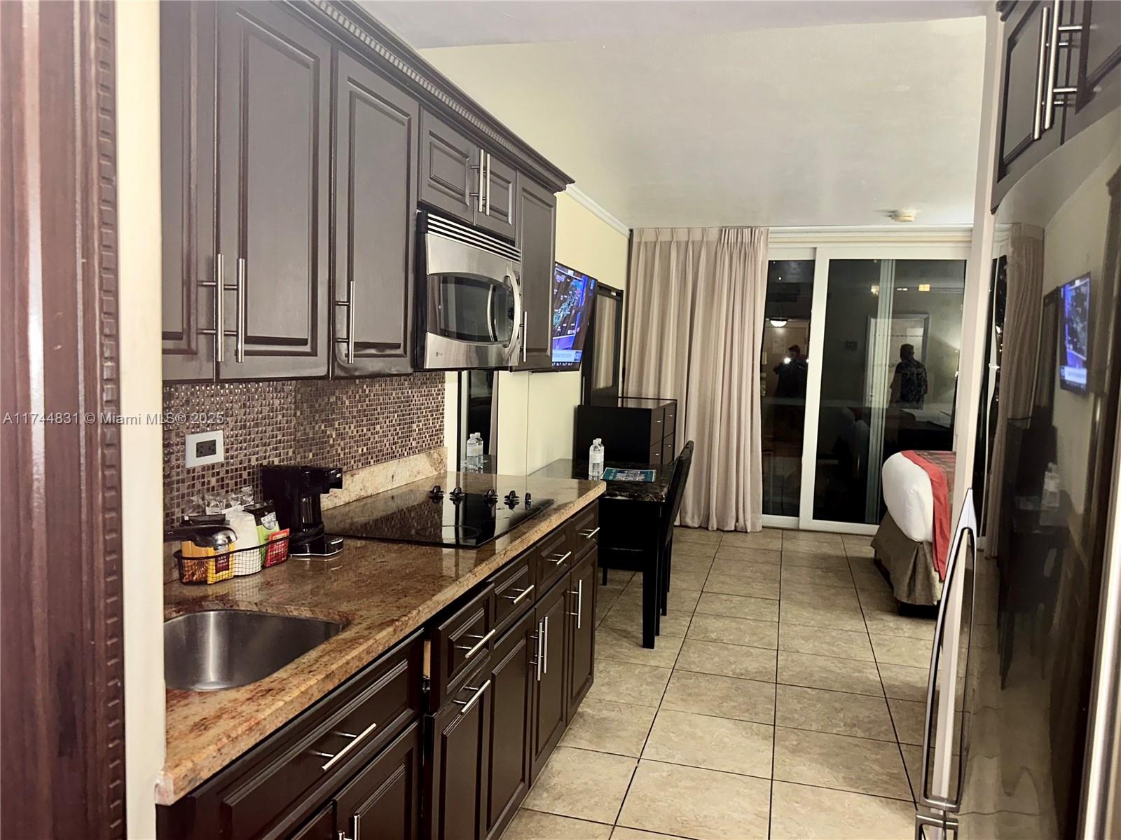 THE AVENTURA BEACH CLUB C - Residential