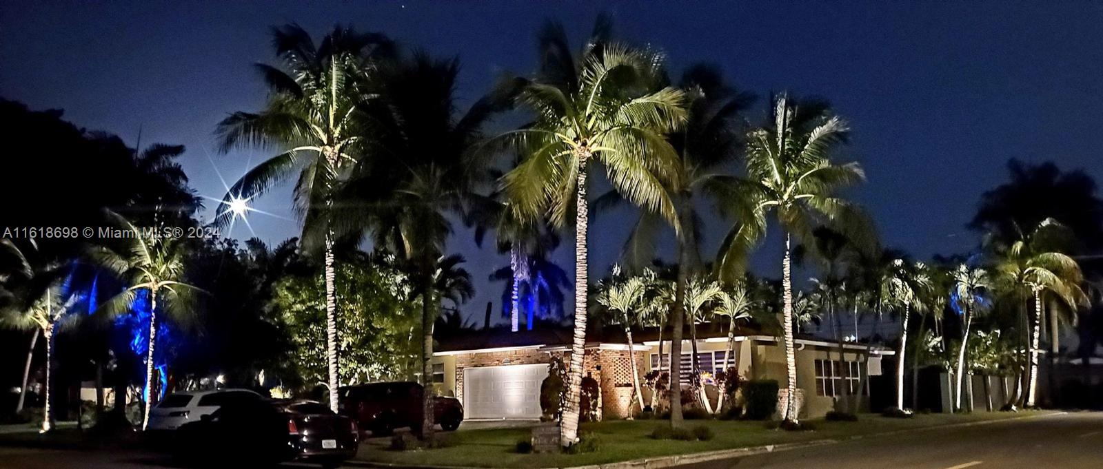 Property for Sale at 1154 Jefferson St, Hollywood, Broward County, Florida - Bedrooms: 4 
Bathrooms: 4  - $1,690,000