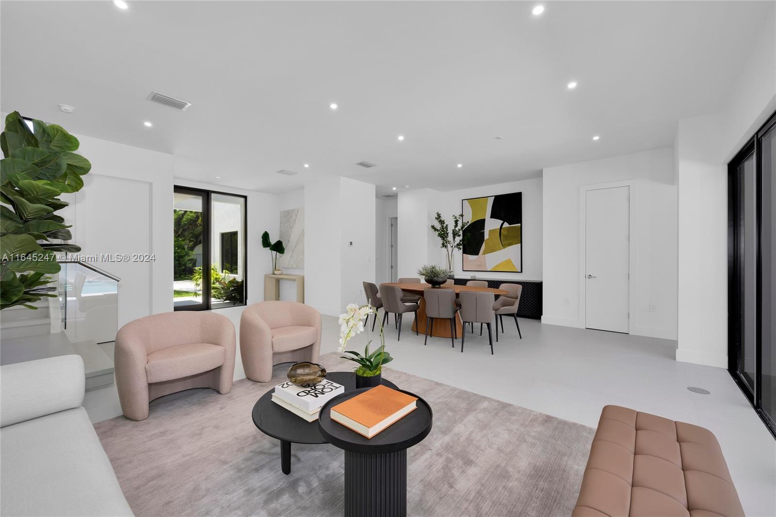 COCOPLUM MANOR - Residential