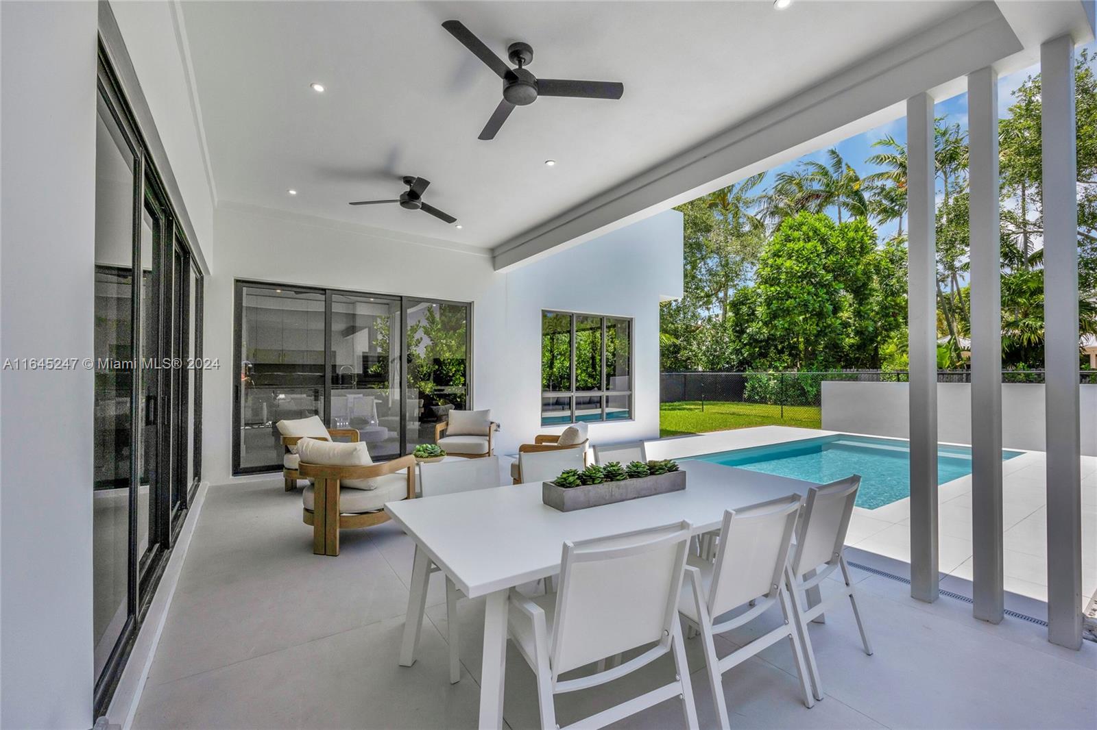 COCOPLUM MANOR - Residential