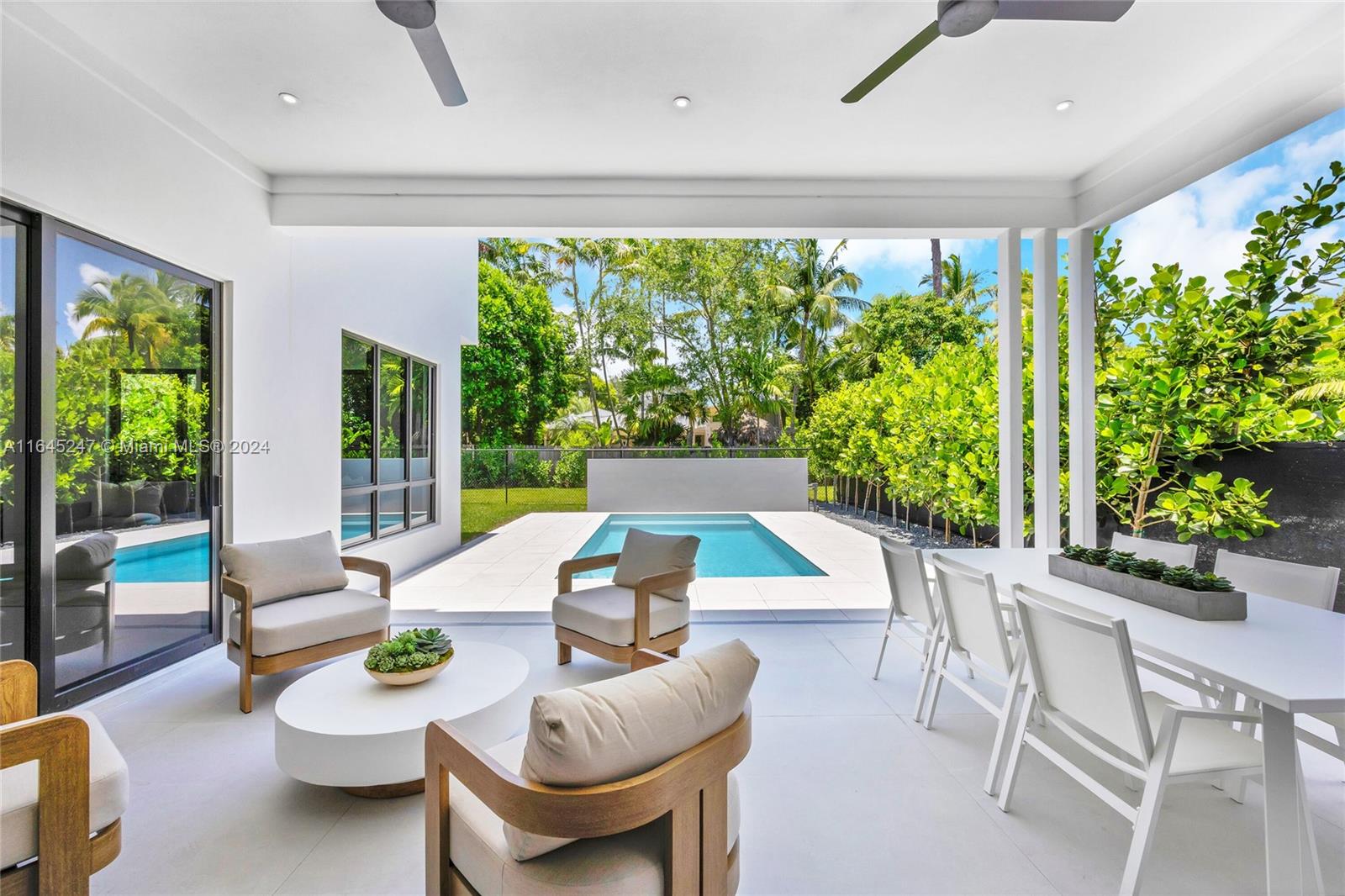 COCOPLUM MANOR - Residential