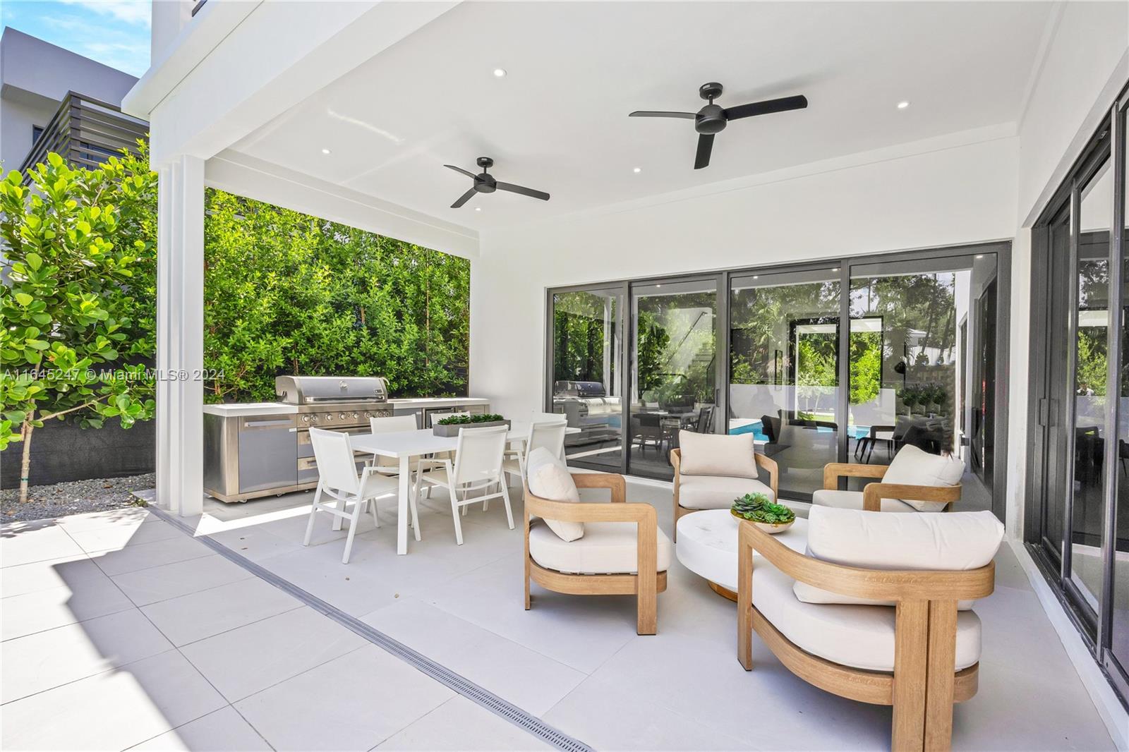 COCOPLUM MANOR - Residential