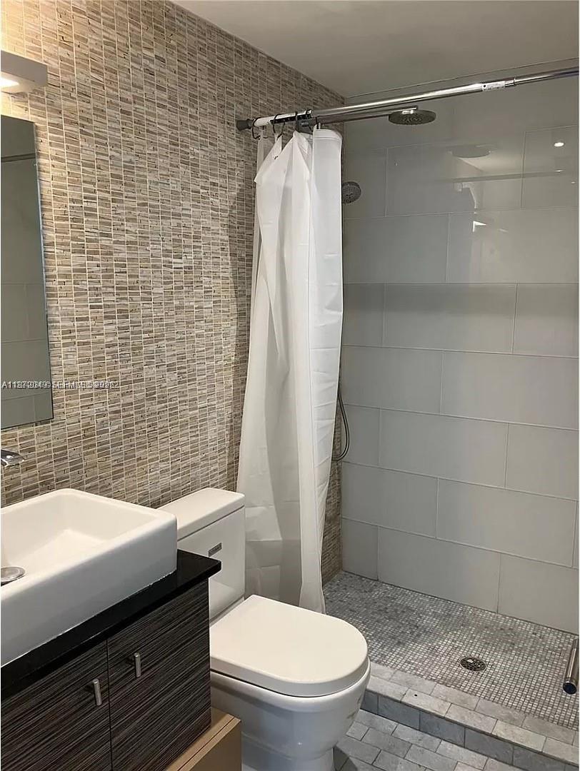 LINCOLN SUB - Residential Lease