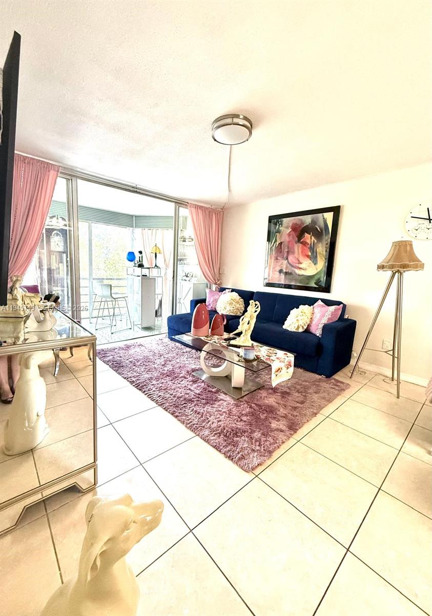 ROLLING GREEN CONDO B - Residential