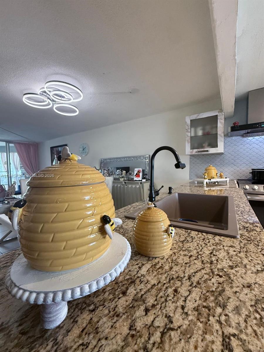 ROLLING GREEN CONDO B - Residential