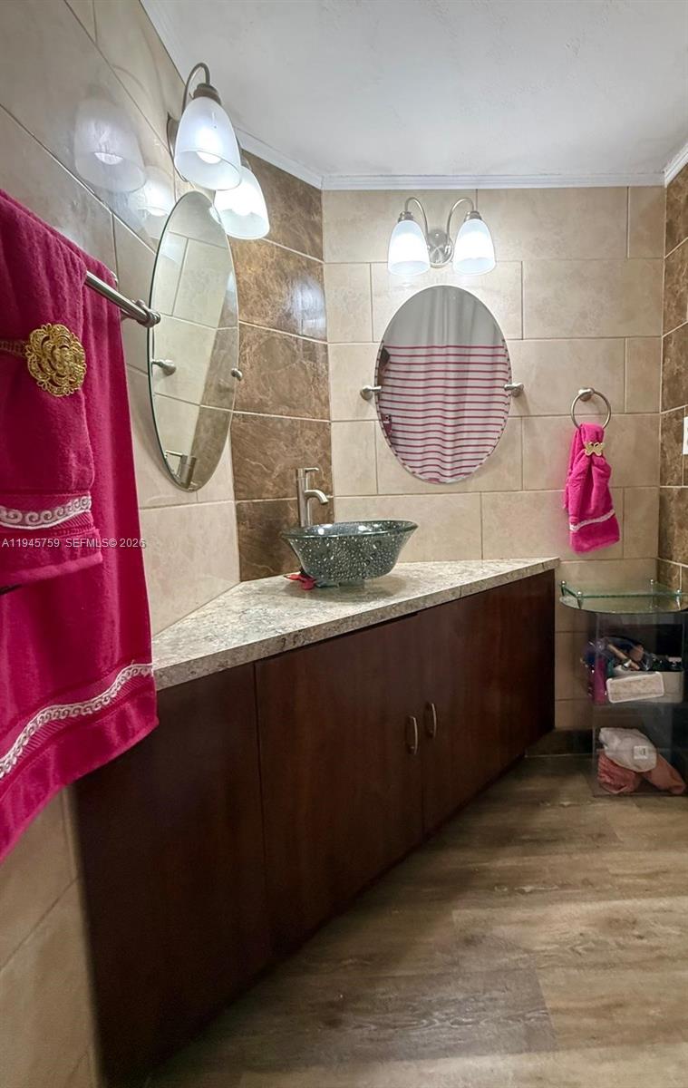 ROLLING GREEN CONDO B - Residential