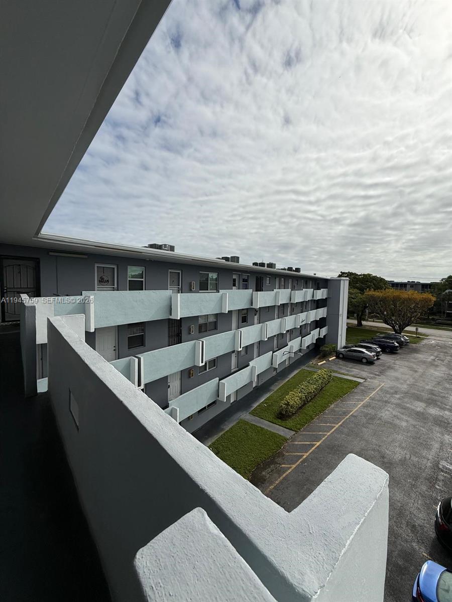 ROLLING GREEN CONDO B - Residential